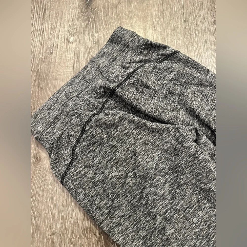 EUC Lululemon ready to Rulu fleece jogger